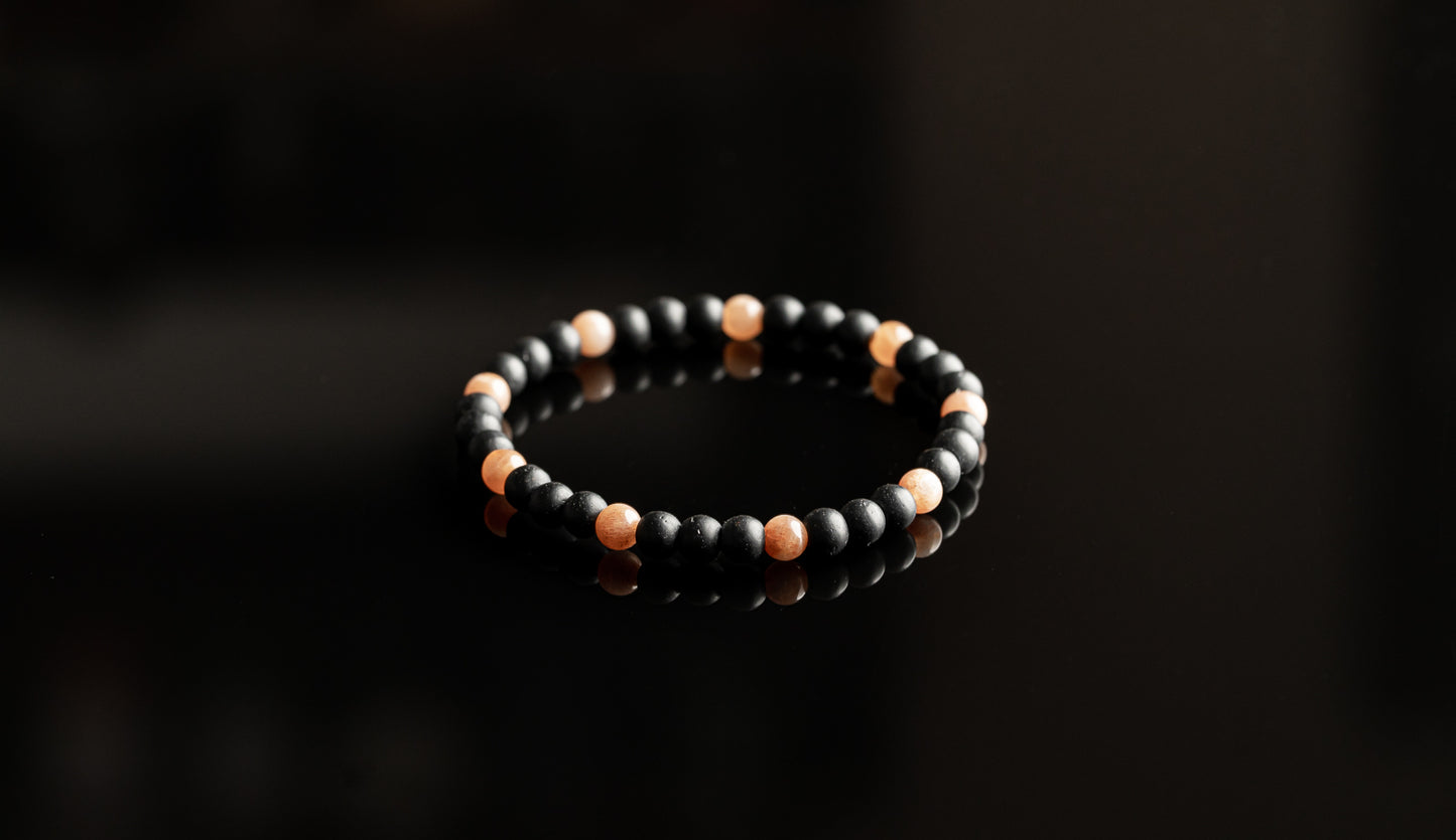 HELIOS COLLECTION - Sunstone / Onyx bracelet