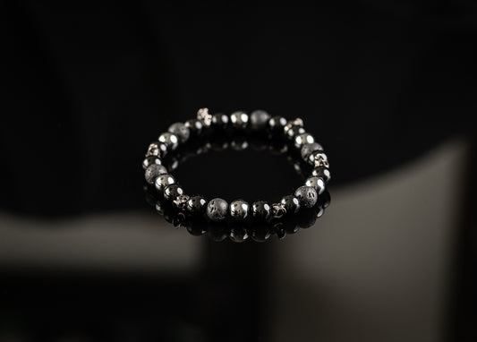 CHAOS COLLECTION - Onyx / Hematite / Lava / Metal skull bracelet
