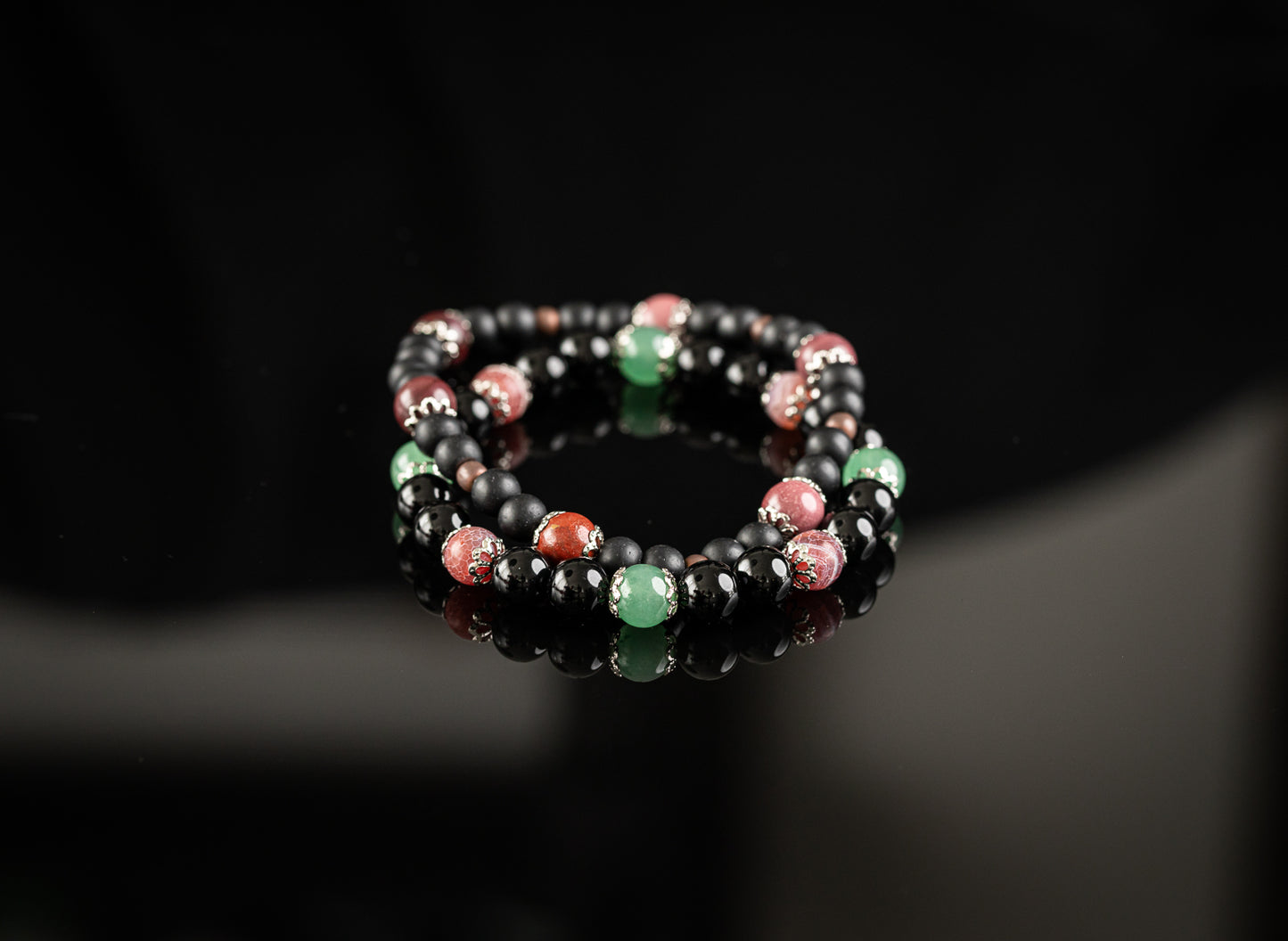 Unique Bracelet - Red cracked Agate / Green Aventurine / Onyx bracelet