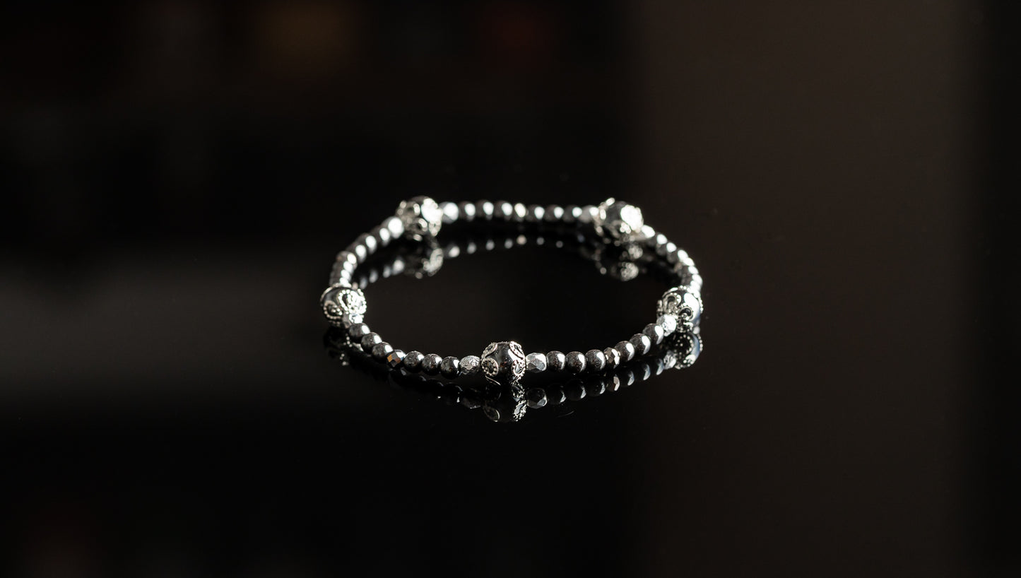 ANDROMEDA COLLECTION - Hematite / Silver bracelet