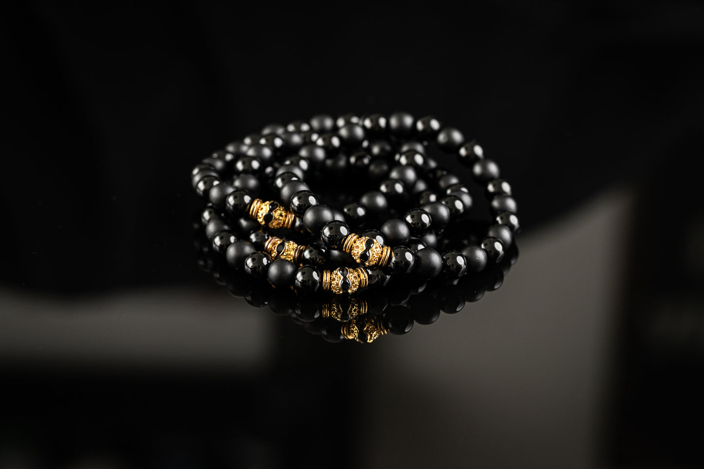 CASSIOPEIA COLLECTION - Onyx / Gold ornament bracelet